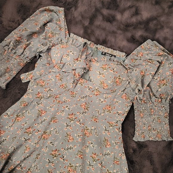 Dress - Picture 2 of 2